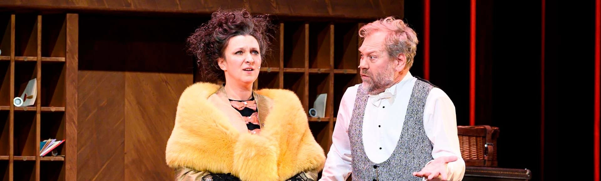Спектакль «Без вины виноватые»: удивительное слияние комедии и драмы в Театре на Бронной!