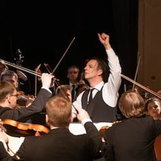 6 мая на сцене КЗ Зарядья состоится концерт Теодора Курентзиса и оркестра musicAeterna