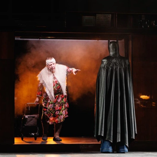Бэтмен против Брежнева: Уникальная Лирическая Фантазия на сцене Театра на Бронной! Билеты в продаже!