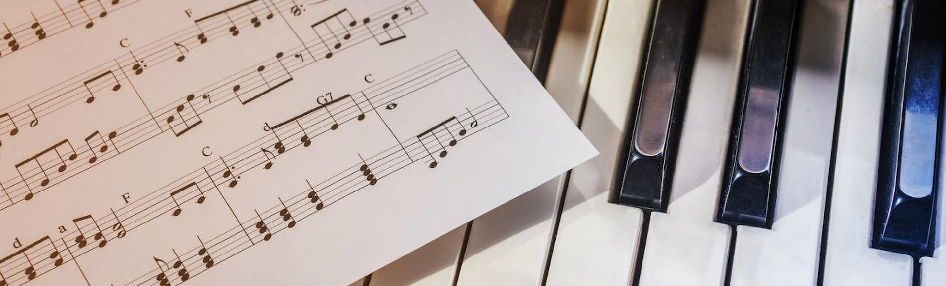 Билеты на концерт «В.А. Моцарт. Маленькая ночная серенада. HighTime Orchestra» Билеты на концерт «В.А. Моцарт. Маленькая ночная серенада. HighTime Orchestra»