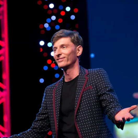 Известный комик Павел Воля рассказал о своей встрече с певцом Филиппом Киркоровым на съемках шоу "Воля"