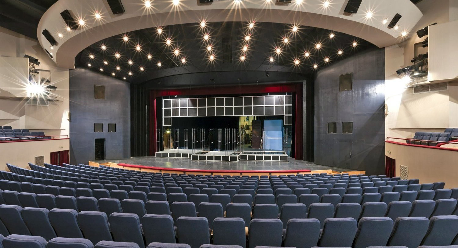 современник театр зал основная сцена