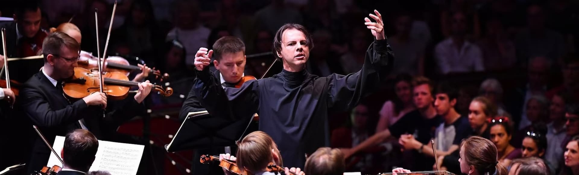 Билеты на концерт Теодора Курентзиса и оркестра musicAeterna «Курентзис: Моцарт» Билеты на концерт Теодора Курентзиса и оркестра musicAeterna «Курентзис: Моцарт»