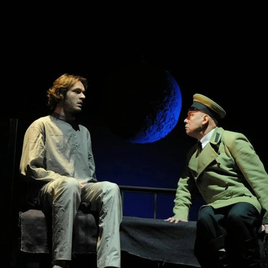 Уникальное прочтение героев Достоевского: «Р.Р.Р. (Преступление и наказание)» в Театре Моссовета