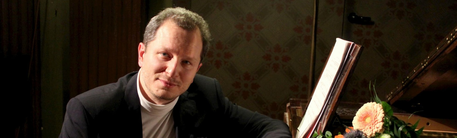Сонаты Бетховена Юрий Мартынов, фортепиано. Владислав Песин, скрипка Сонаты Бетховена Юрий Мартынов, фортепиано. Владислав Песин, скрипка