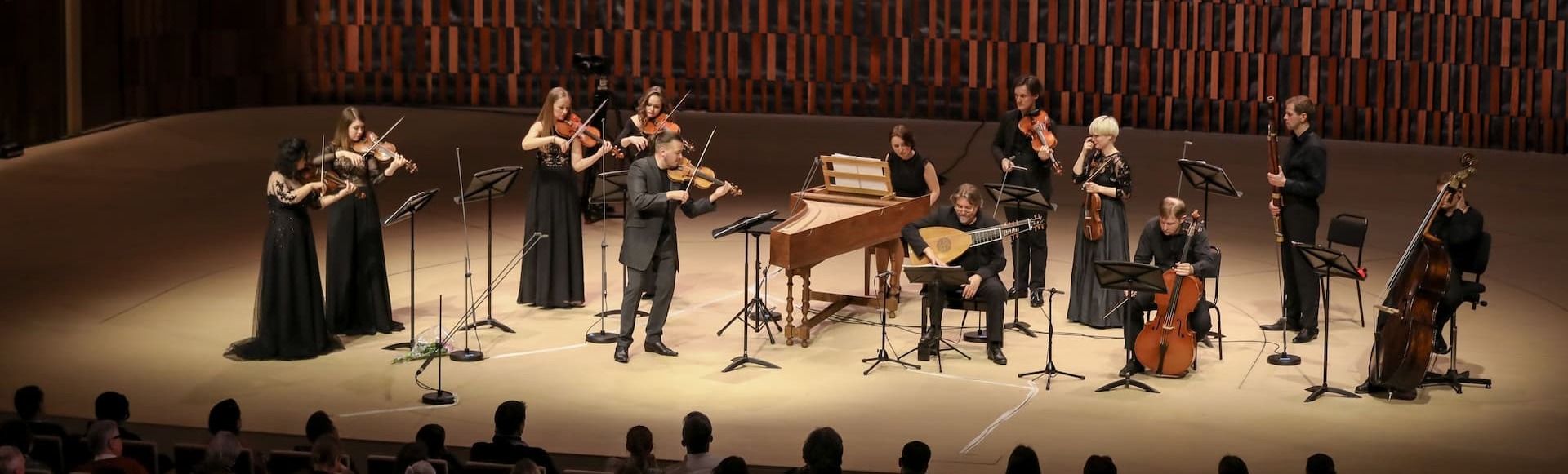 Билеты на концерт Ансамбля La Voce Strumentale Дирижёр – Дмитрий Синьковский Юлия Лежнева, сопрано Билеты на концерт Ансамбля La Voce Strumentale Дирижёр – Дмитрий Синьковский Юлия Лежнева, сопрано