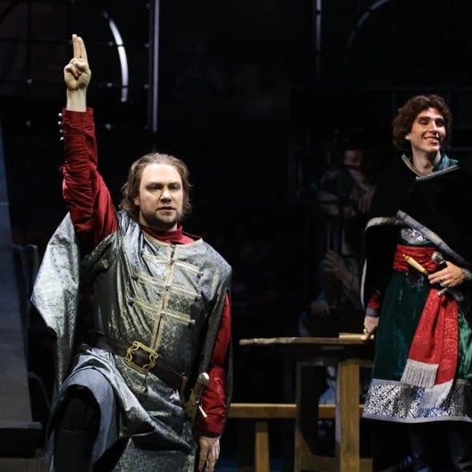 Уникальный и захватывающий спектакль оперы «Опричник» вернется на сцену Михайловского театра, чтобы околдовать зрителей своей мощной эмоциональной силой и проникновенной музыкой.