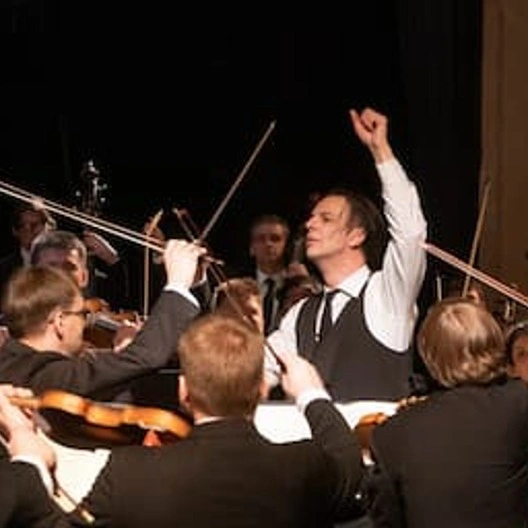 6 мая на сцене КЗ Зарядья состоится концерт Теодора Курентзиса и оркестра musicAeterna