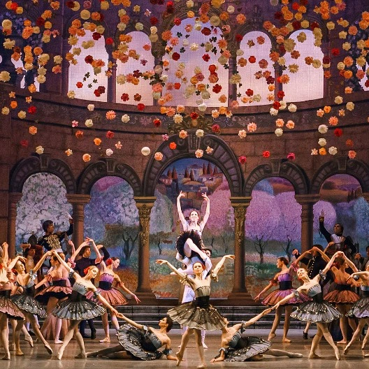 Балет «Щелкунчик» в Мариинском театре: погружение в мир волшебства и красоты