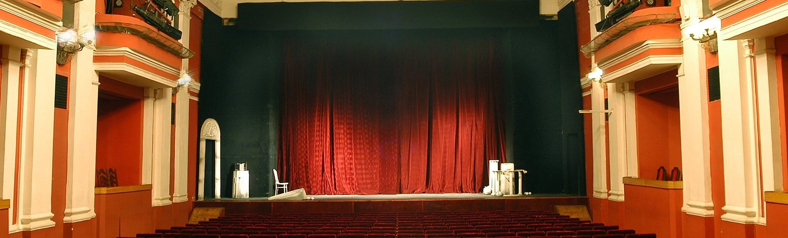 «Оля+Сережа» на сцене Театра на Бронной
