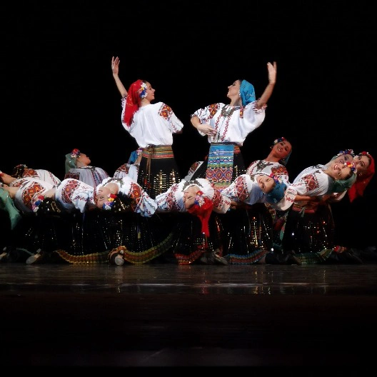 Шоу-программа виртуозного ансамбля Игоря Моисеева: погрузитесь в мир танцев разных народов!