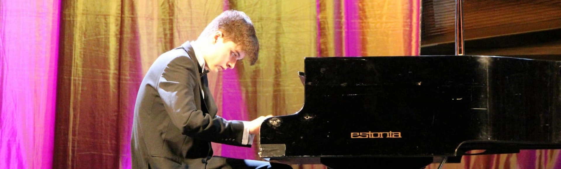 Ильдар Саубанов (фортепиано)