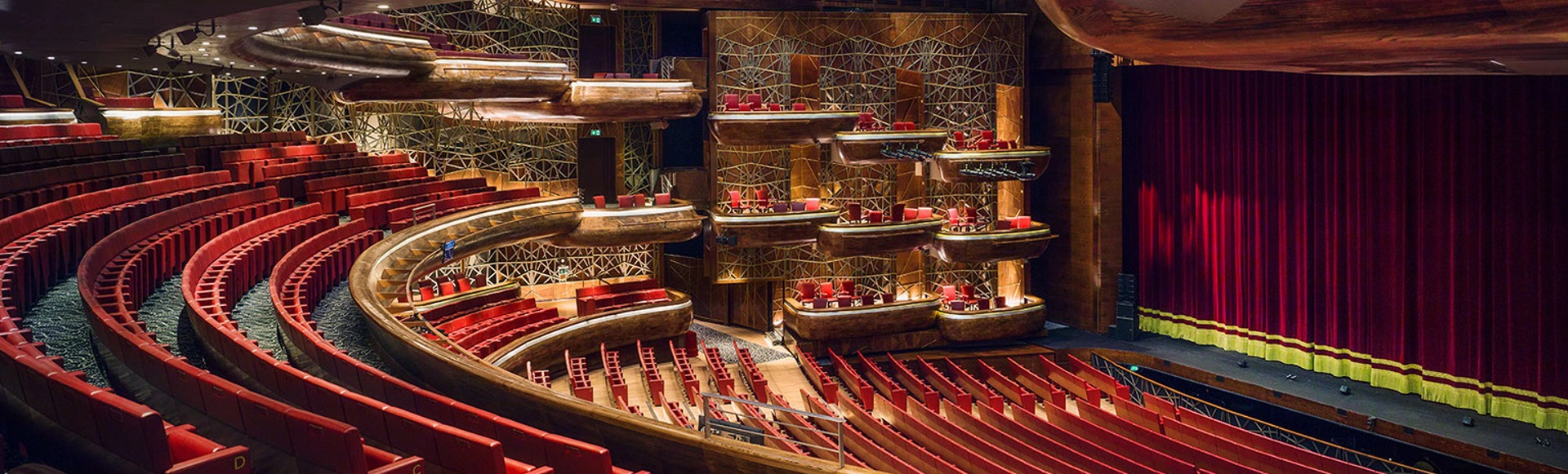 Dubai Opera Grand Tour