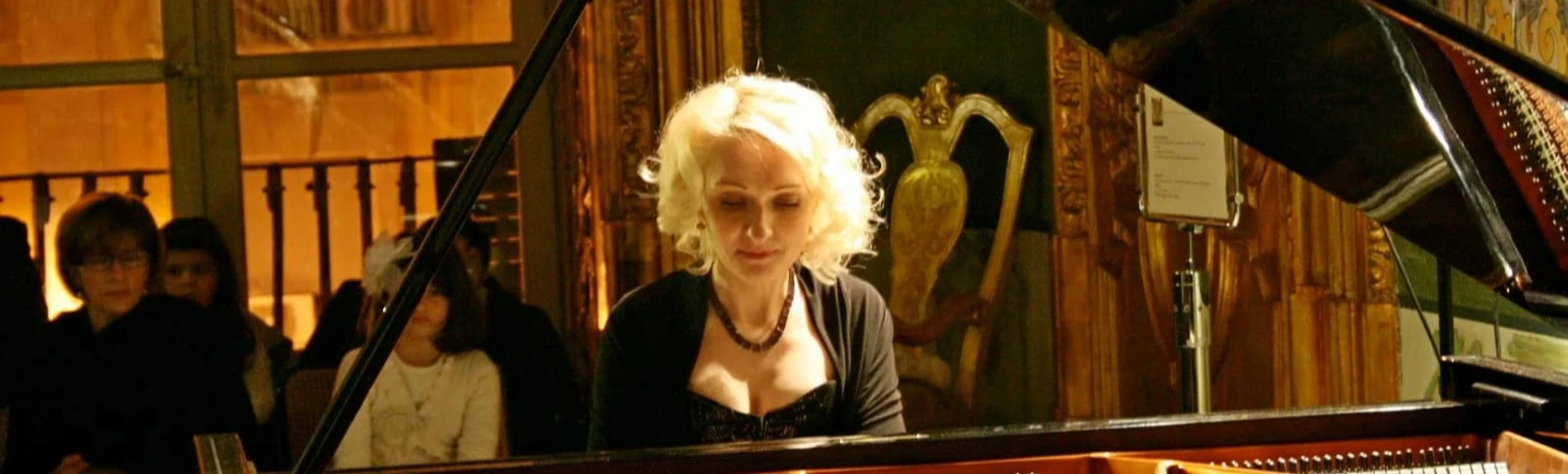 Виолетта Егорова (фортепиано)