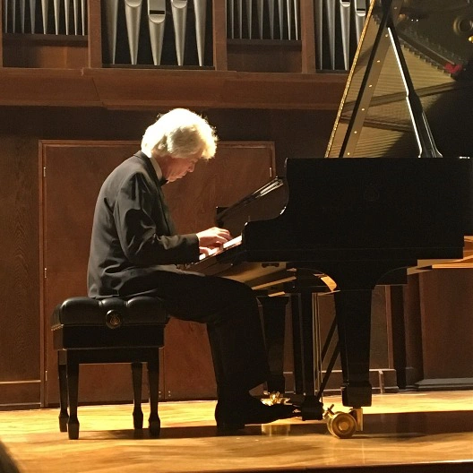 Станислав Иголинский (фортепиано)