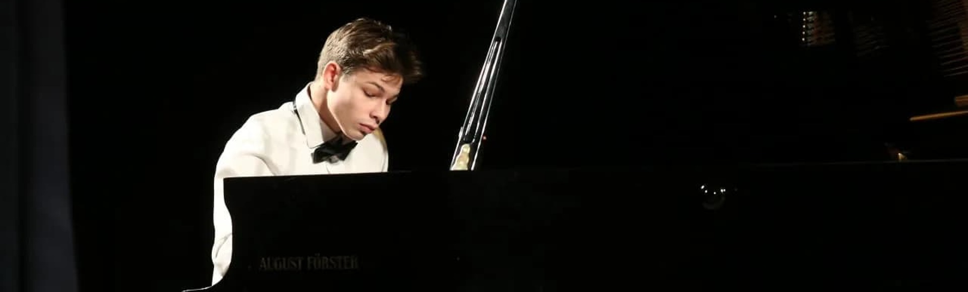 Билеты на концерт Великие романтики. К 225-летию Франца Шуберта. Денис Громов Билеты на концерт Великие романтики. К 225-летию Франца Шуберта. Денис Громов