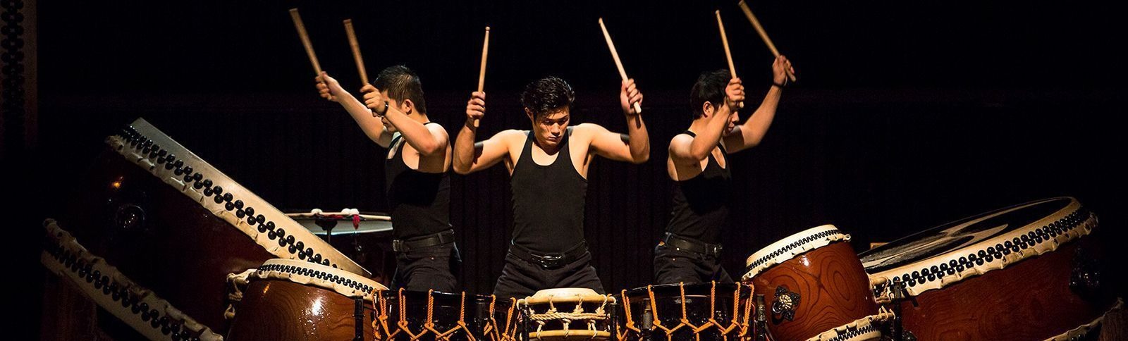 Японские барабанщики KODO Японские барабанщики KODO