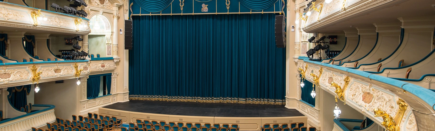 Большой Драматический театр им. Г. А. Товстоногова приглашает на увлекательную экскурсию «Планета Лавров»