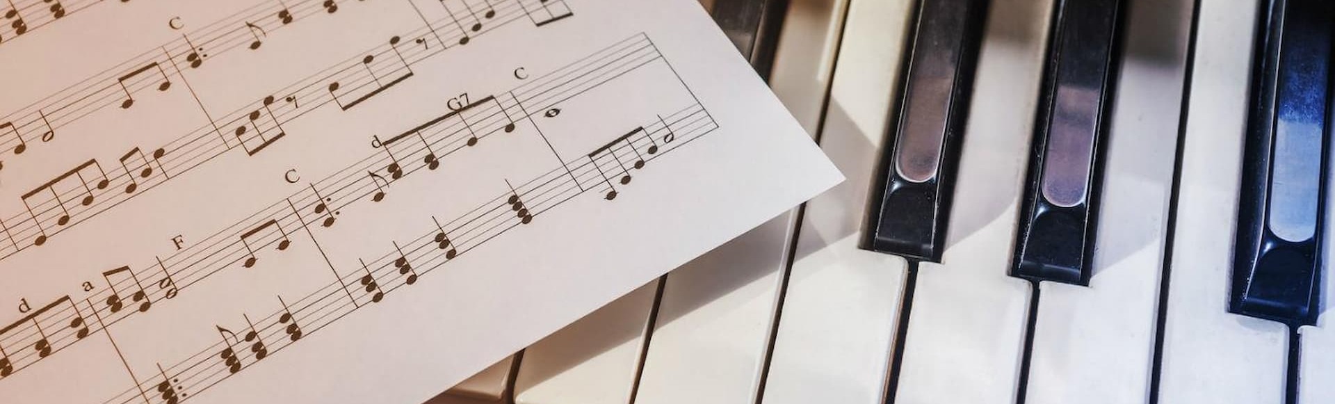Билеты на концерт «Людовико Эйнауди. HighTime Orchestra» Билеты на концерт «Людовико Эйнауди. HighTime Orchestra»